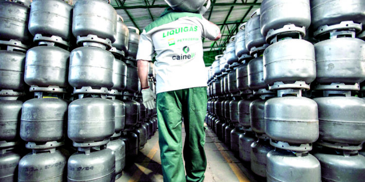Preço do gás de cozinha sofre aumento de R$ 3 na Paraíba nesta segunda, diz sindicato