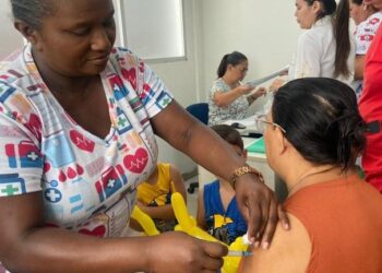 Paraíba aplica mais de 94,9 mil doses no Dia D de vacinação para influenza, covid-19 e multivacinação