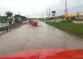 DESCASO DAS AUTORIDADES DEIXA MOTORISTAS REVOLTADOS NA BR 230