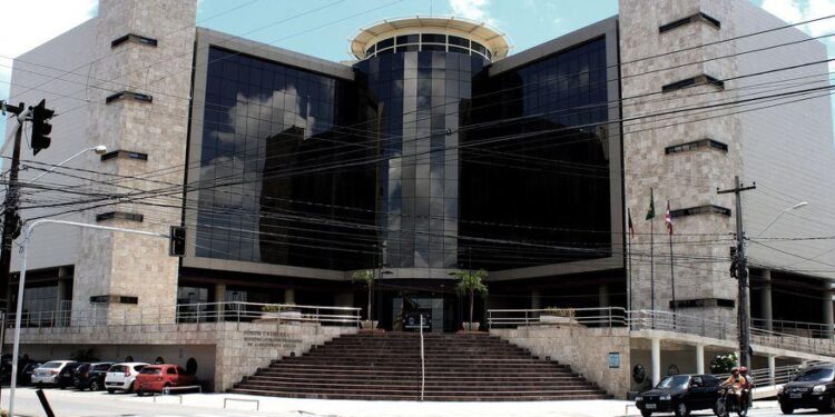 Tribunal do Júri julga filho acusado de mandar matar o pai auditor fiscal em João Pessoa