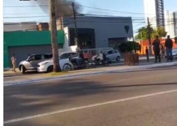 Loja pega fogo na avenida Epitácio Pessoa