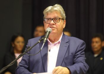 João Azevêdo descarta apoio do governo para empresários que patrocinam o Maior São João do Mundo