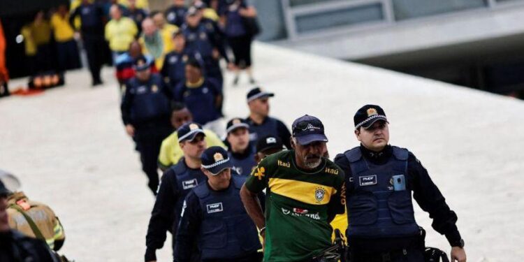 Ministro Alexandre de Moraes manda soltar mais 40 presos nos atos golpistas