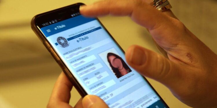 Jovens que completaram 15 anos já podem tirar título de eleitor; saiba mais