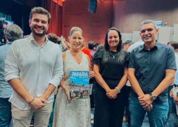 Deputada Danielle do Vale acompanha lançamento da revista “Paraíba da Gente” ao lado de prefeitos aliados