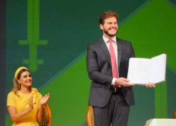 Bruno Cunha Lima toma posse pela segunda vez como prefeito de Campina Grande