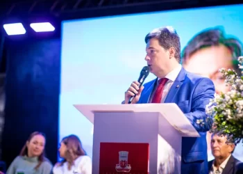 Júnior Araújo prestigia posse de Corrinha Delfino e Christiane Araújo, em Cajazeiras