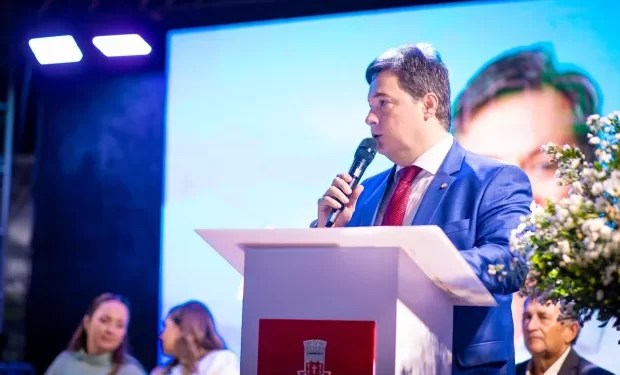 Júnior Araújo prestigia posse de Corrinha Delfino e Christiane Araújo, em Cajazeiras